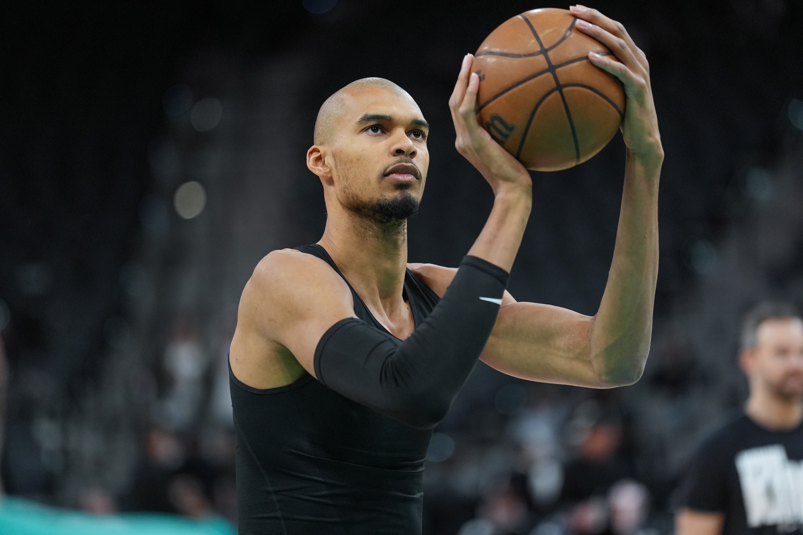 kaiyun-文班是历史上达成赛季场均20+10上场时间最少的 仅28.6分钟